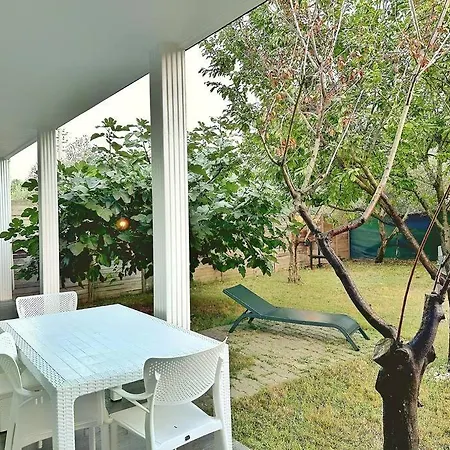 Brand New With Garden Nyaraló *