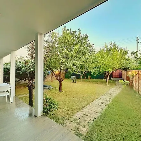 Brand New With Garden Casa de Férias
